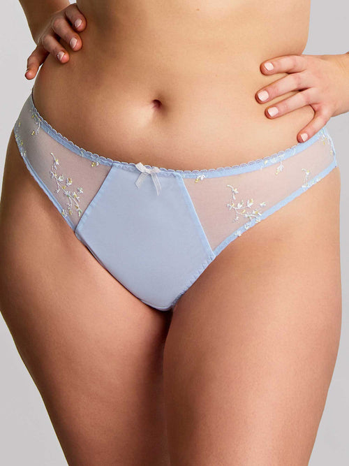 Model in Meadow Brazilian Broekje Dusky Blue packshot