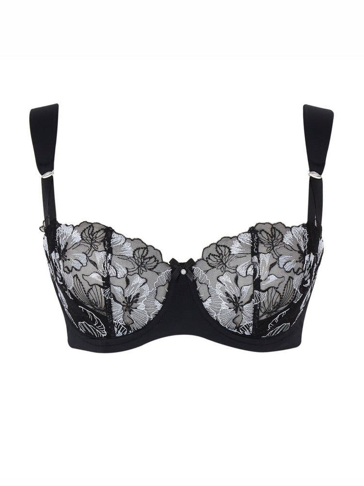Model in Marlene Balconette BH Zwart packshot