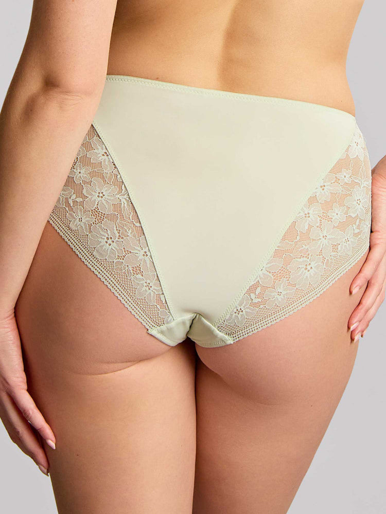 Model in Celeste High Waist Broekje Pistachio achterzijde