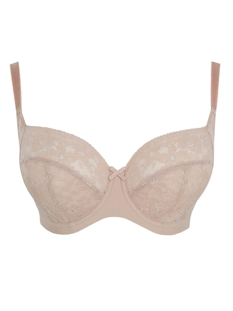 Model in Celeste Balconette BH Cameo Rose packshot