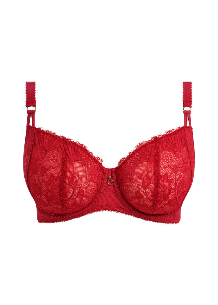 Model in Fascinate Balconette BH Cherry packshot