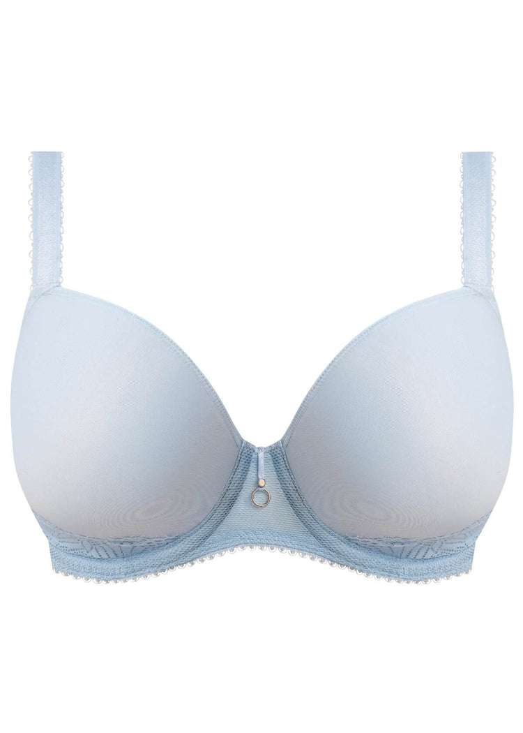 Model in Fascinate Voorgevormde Plunge BH Powder Blue packshot