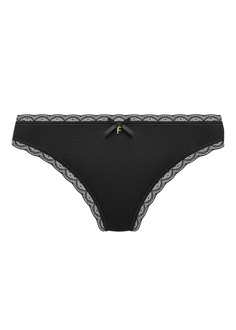 Model in Flirt String Zwart packshot