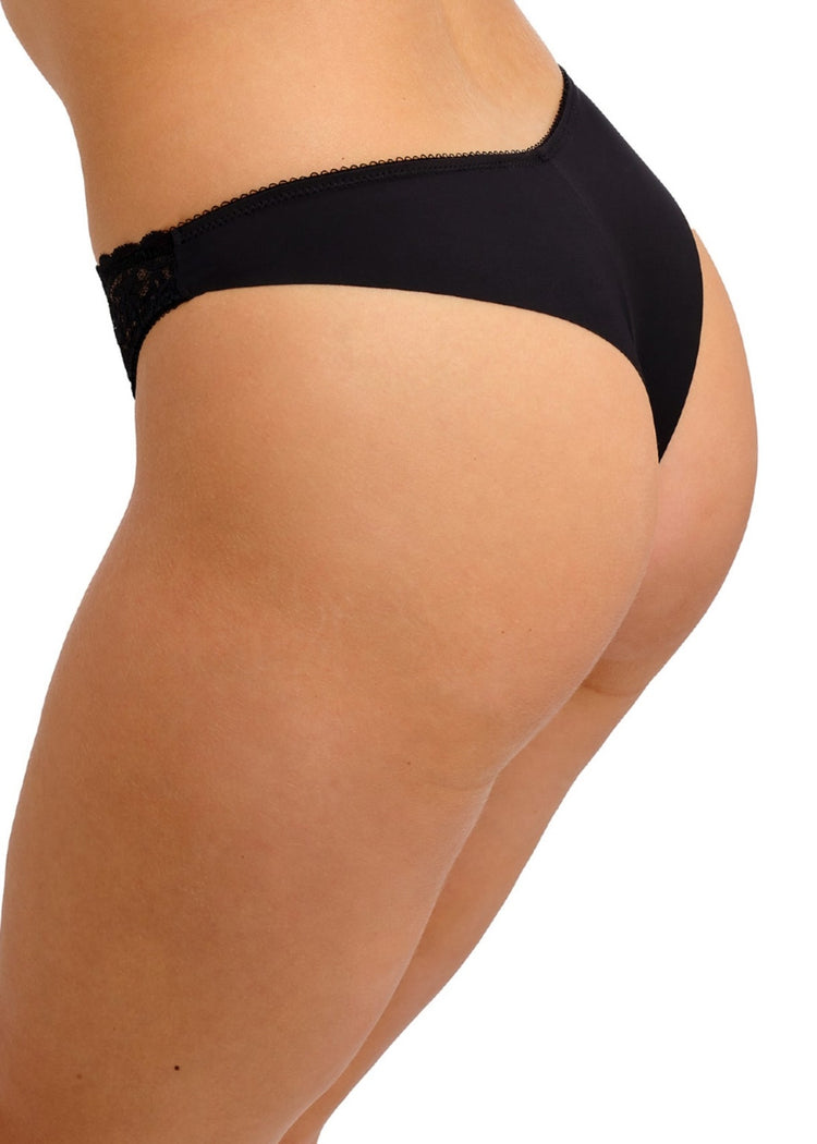 Model in Quinn Brazilian Broekje Zwart achterzijde