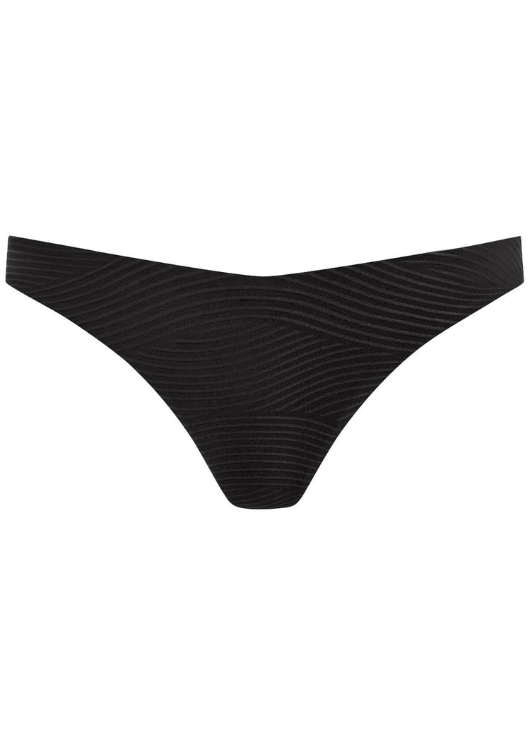 Model in Cala Cuba Brazilian Bikini Broekje Black Sands packshot