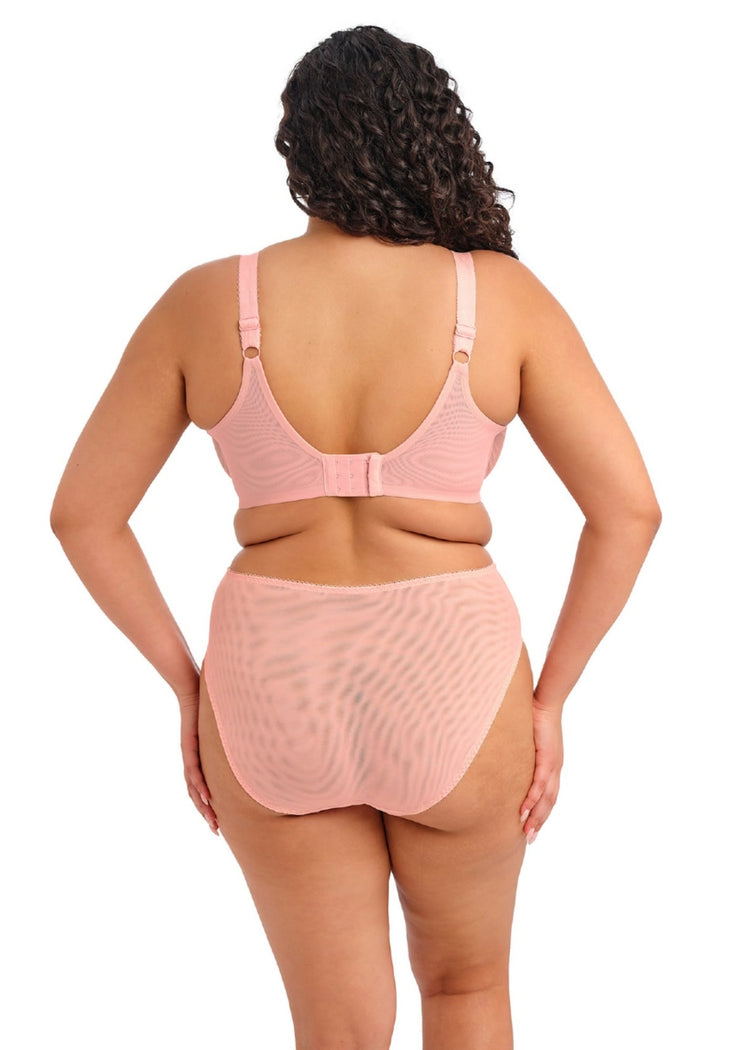 Model in Zarla Full Cup BH Rose Bud achterzijde