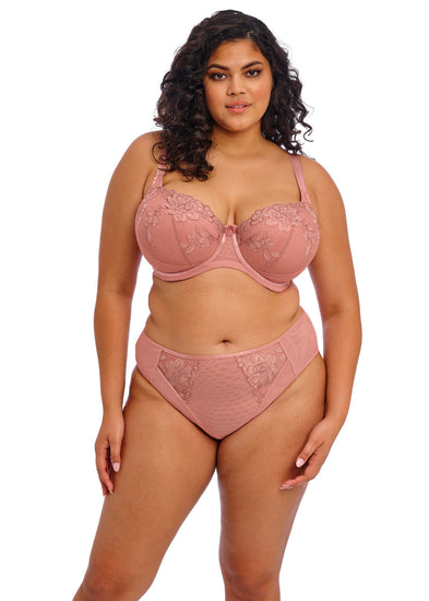 Model in Teagan Half Padded BH Ash Rose voorzijde set