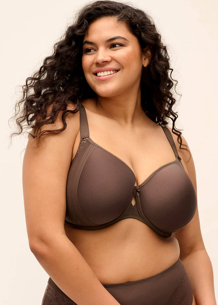 Model in Nerina Spacer BH French Roast
voorzijde