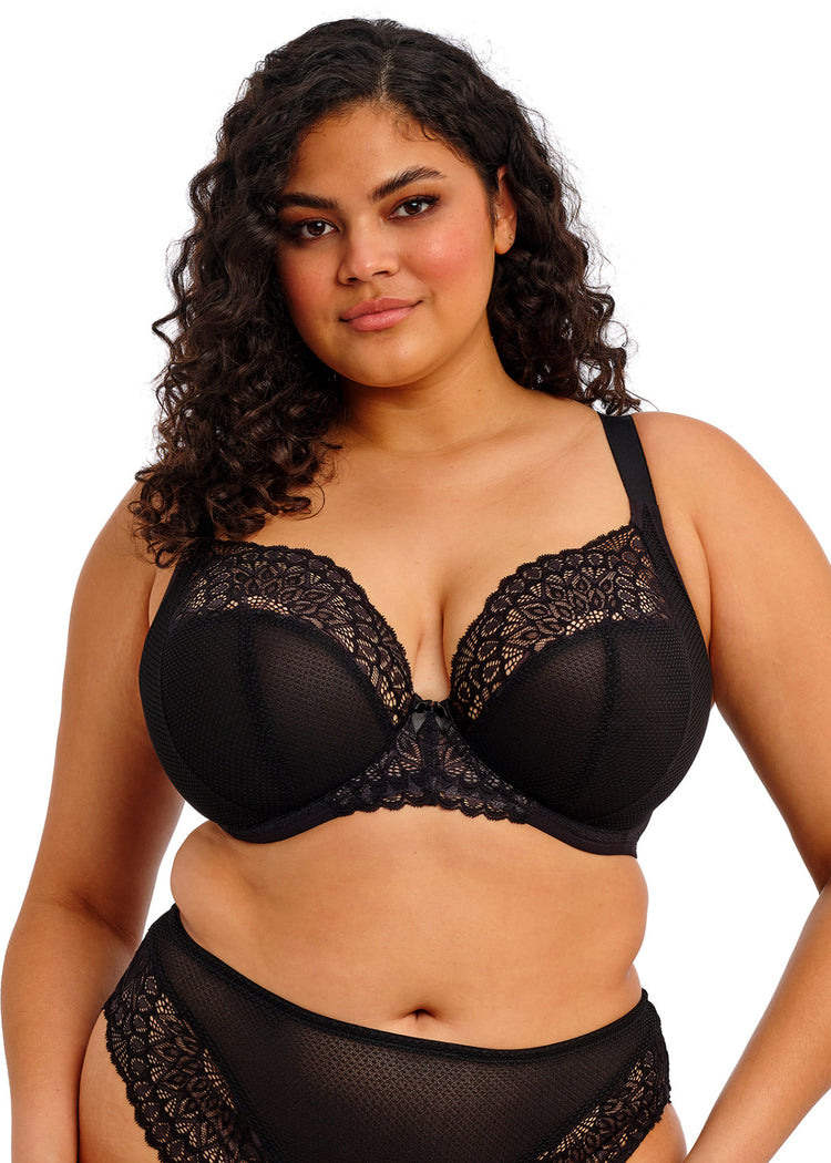Model in Tiernie Plunge BH Zwart voorzijde