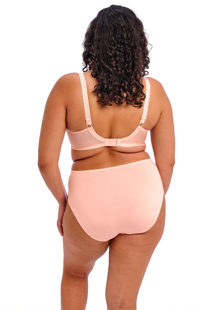 Model in Morgan Full Cup BH Ballet Pink achterzijde