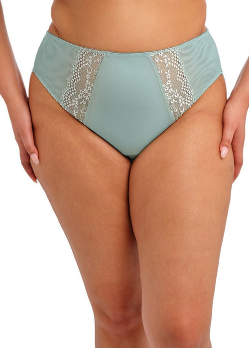 Model in Lucie High Leg Broekje Mist packshot
