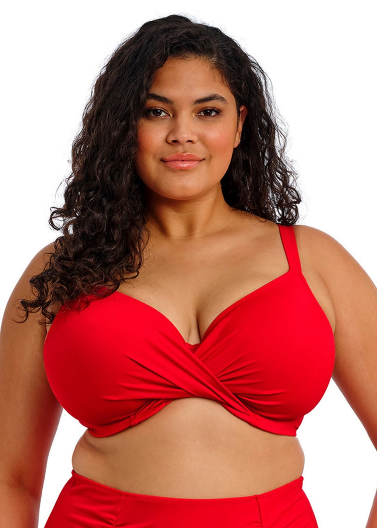 Model in Plain Sailing Plunge Bikini Top Lava voorzijde