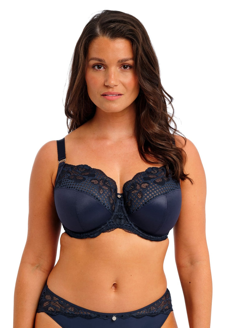 Model in Reflect Side Support BH Navy voorzijde