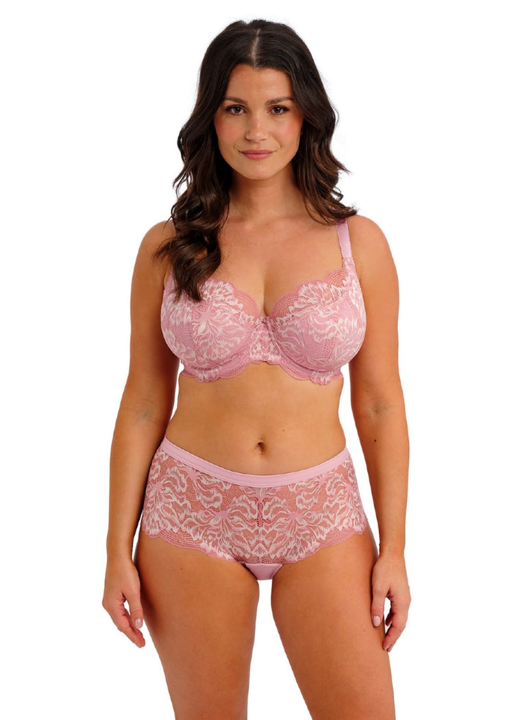 Model in Emmaline Padded Plunge BH Blossom voorzijde