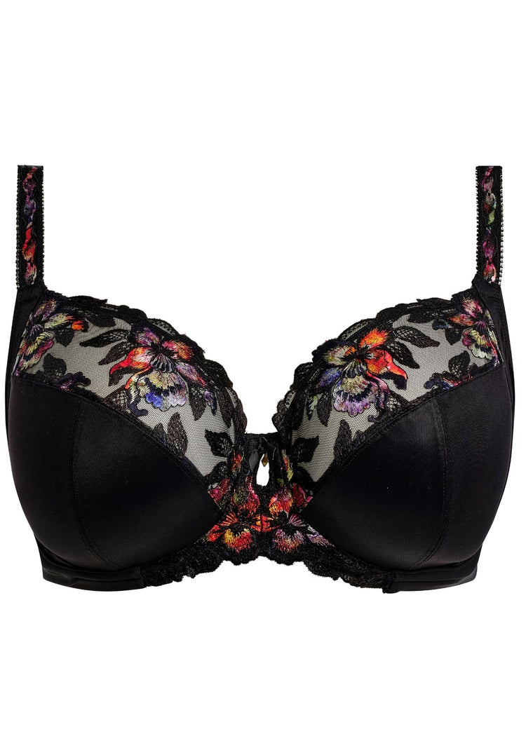 Model in Magdalena Side Support BH Noir packshot