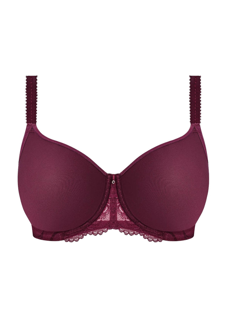Model in Cesile Spacer BH Bordeaux packshot