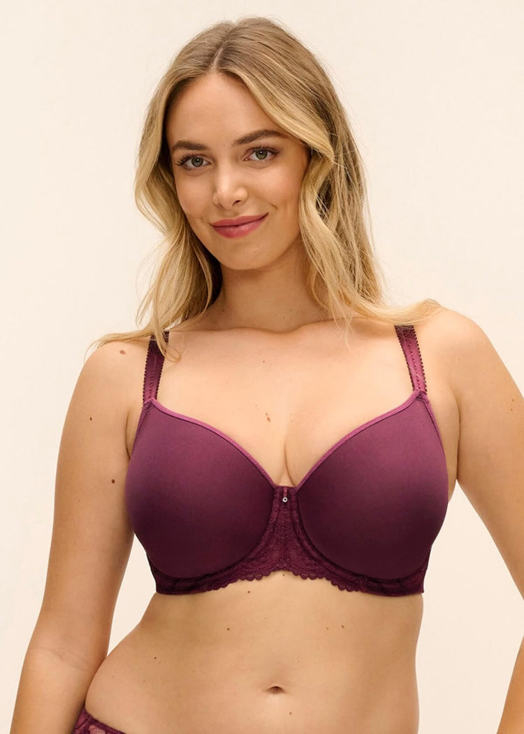 Model in Cesile Spacer BH Bordeaux voorzijde