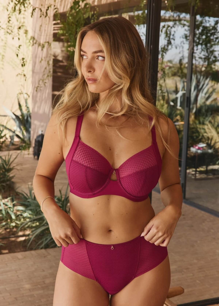 Model in Evolution Comfort Side Support BH Ruby voorzijde