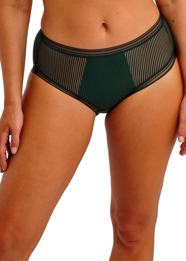 Model in Fusion Broekje Evergreen voorzijde