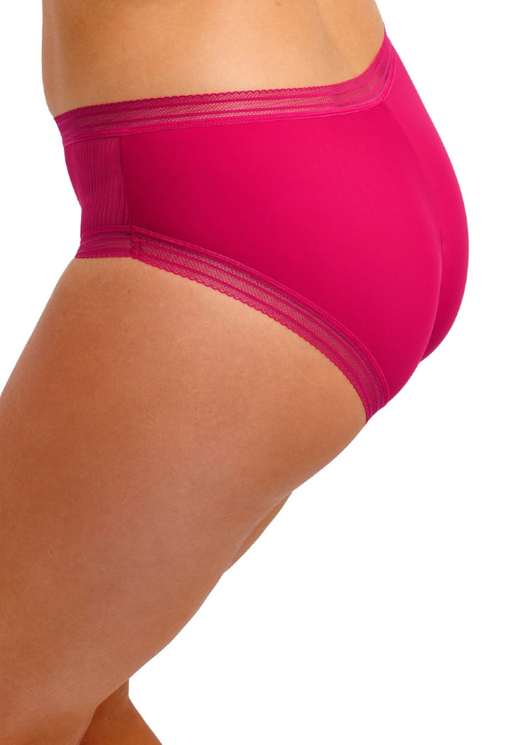 Model in Fusion Broekje Framboise achterzijde