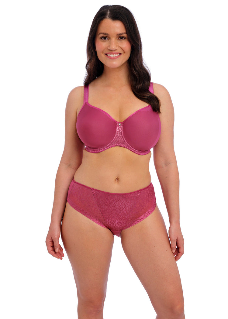 Model in Envisage Voorgevormde Spacer BH Passion voorzijde set