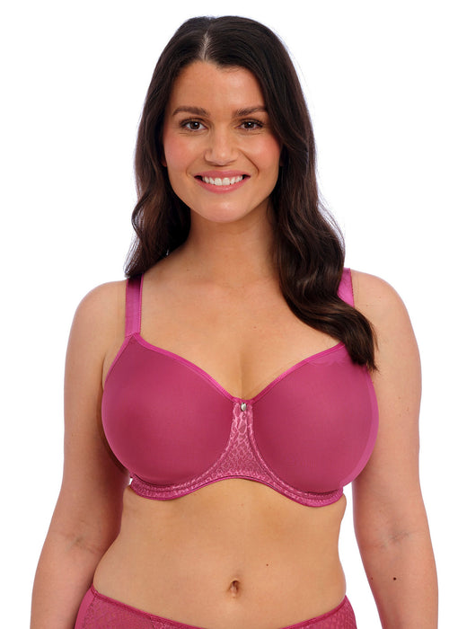 Model in Envisage Voorgevormde Spacer BH Passion voorzijde