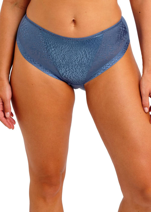 Model in Envisage Broekje Evening Blue packshot