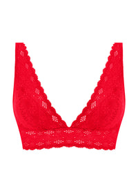 Model in Halo Lace Beugelloze Bralette Equestian Red packshot