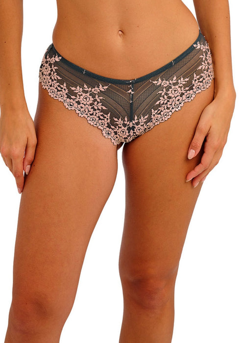 Model in Embrace Lace Tanga Broekje Dark Slate/Cloud Pink packshot