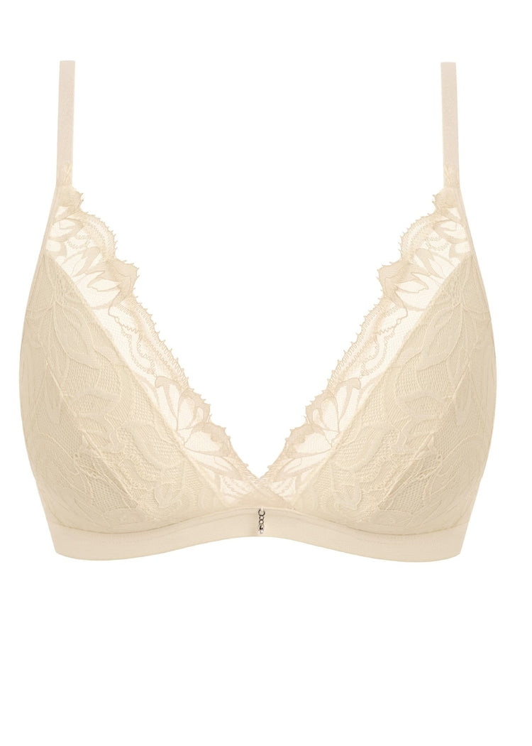 Model in Abellia Beugelloze Bralette Gardenia packshot