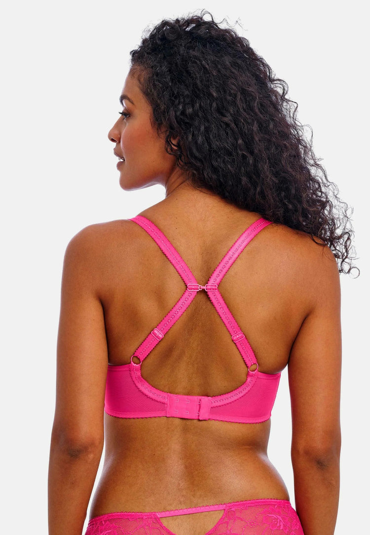 Model in Fascinate Voorgevormde Plunge BH Hot Pink achterzijde