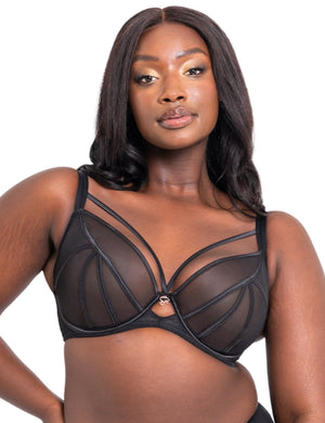 Model in Scantilly Senses Plunge BH bovenzijde