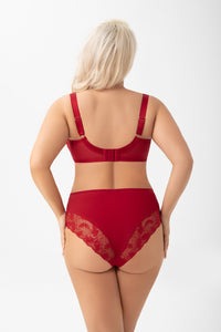 Model in Amira Balconette BH Rood achterzijde