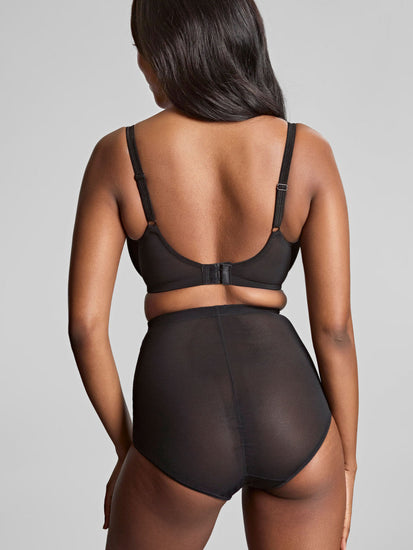 Model in Envy Plunge BH Zwart achterzijde set