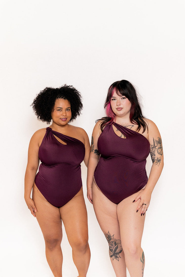 SuperBramodel in Beach Bliss Asymmetrisch Padded Badpak Mulberry Purple voorzijde