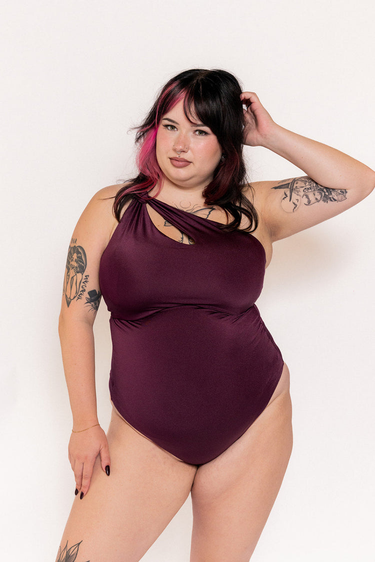 SuperBramodel in Beach Bliss Asymmetrisch Padded Badpak Mulberry Purple voorzijde