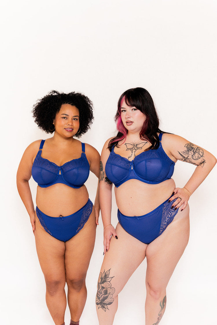 SuperBramodel in Entice Full Cup BH Indigo voorzijde