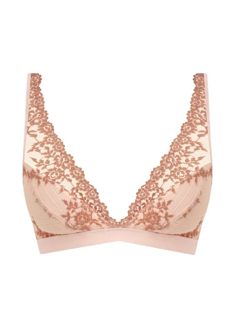 Model in Embrace Lace Beugelloze Bralette Angel Wing/Rose Dust packshot