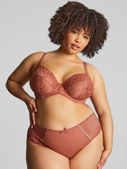 Model in Estel Plunge BH Rose Gold voorzijde set