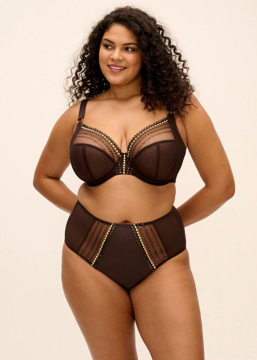 Model in Matilda High waisted Broekje Gold Rush Achterzijde