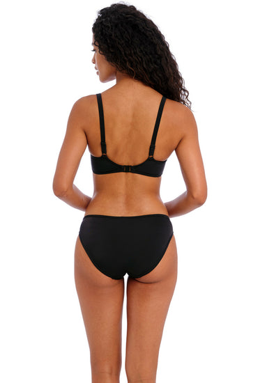 Model in Jewel Cove Sweetheart Bikini Top Zwart Achterzijde