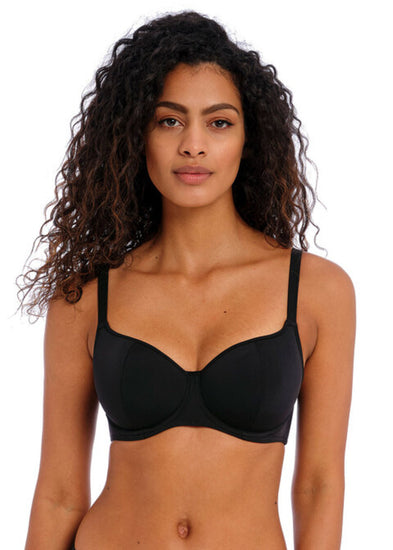 Model in Jewel Cove Sweetheart Bikini Top Zwart Voorzijde