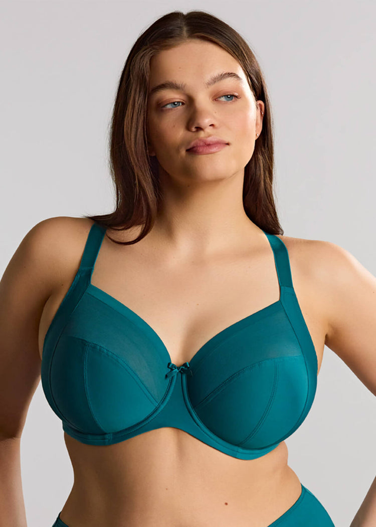 Model in Bliss Full Cup BH Teal voorzijde