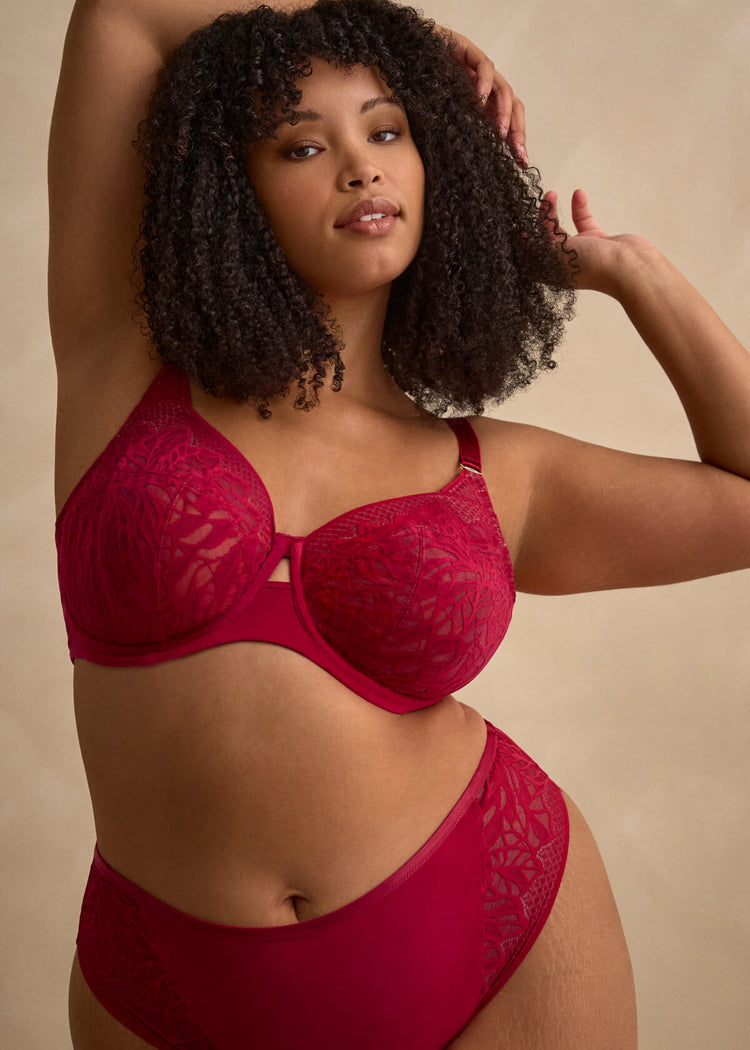 Model in Sophia Full Cup BH Raspberry lifestyle