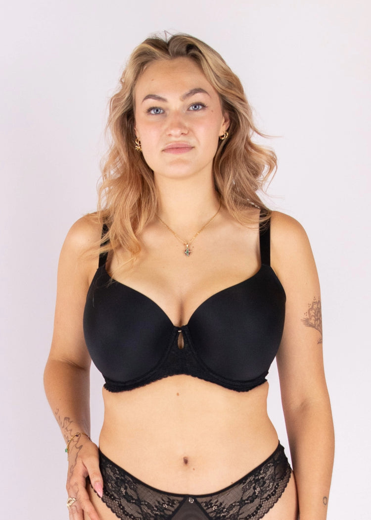 Superbra model in Alexis Voorgevormde T-Shirt BH Zwart Voorzijde