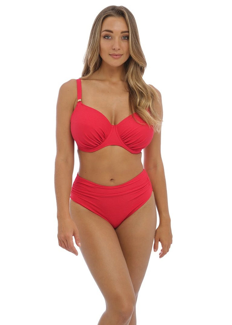Model in Almeria Full Cup Bikini Top Watermelon Voorzijde
