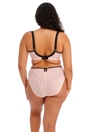 Model in Carrie Uw Plunge BH Ballet Pink Achterzijde