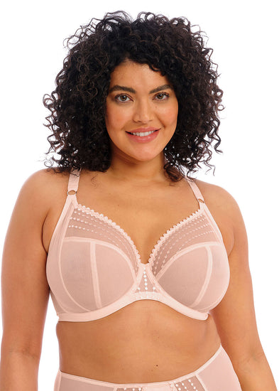 Model in Matilda Full Cup Plunge BH Pearl Blush voorzijde