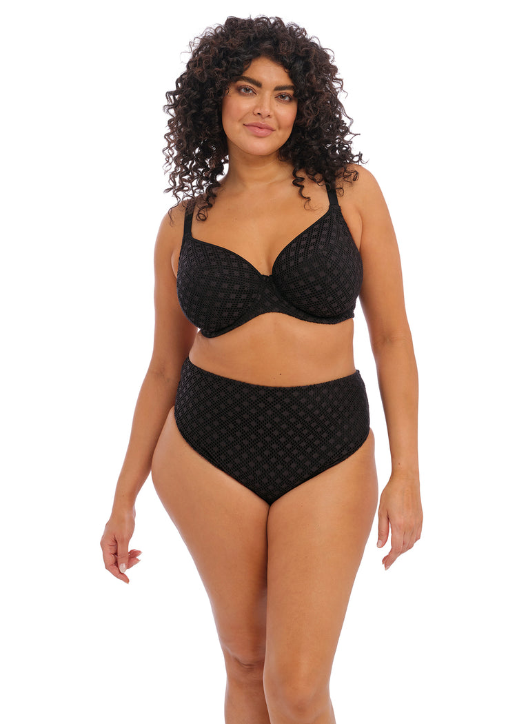 Model in Elomi Bazaruto plunge bikinitop zwart voorzijde