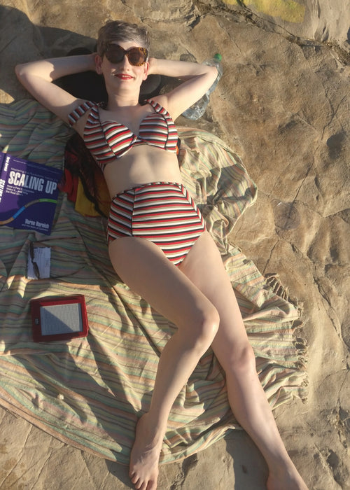 Floor in Summer High Waisted Bikini Broekje Disco Stripe Voorzijde